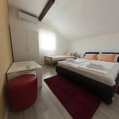 King San 莫斯塔尔