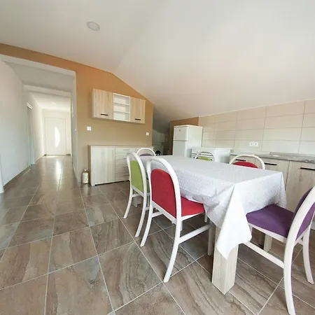 King San * 莫斯塔尔